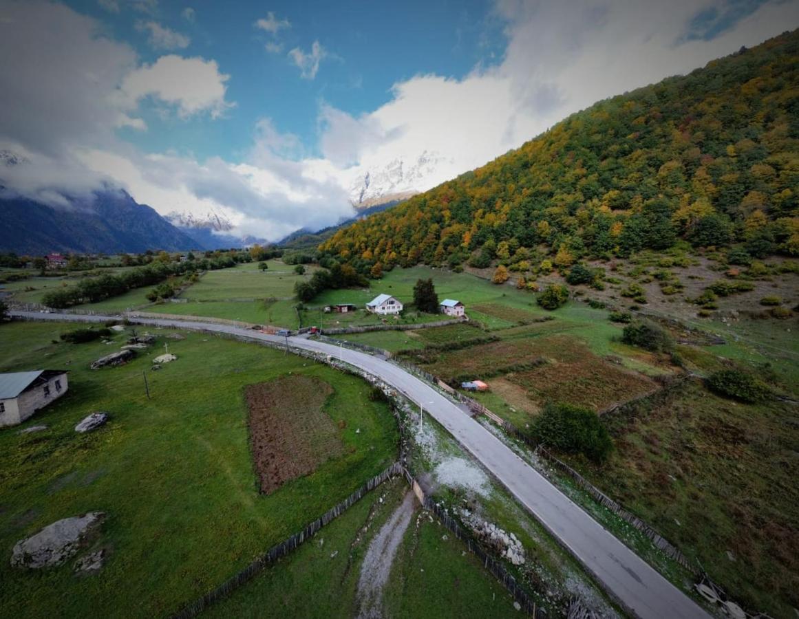 Hotel I R K O Mestia Exteriér fotografie